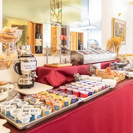 Luisa Hotel 3*