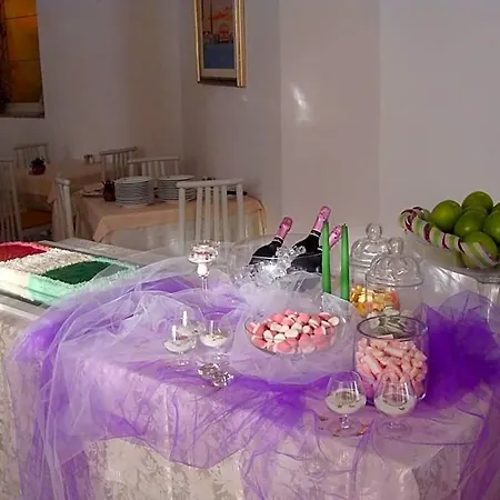 Luisa Hotel