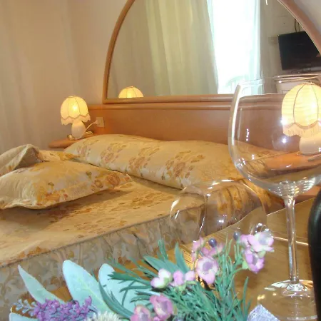 Luisa Hotel 3*